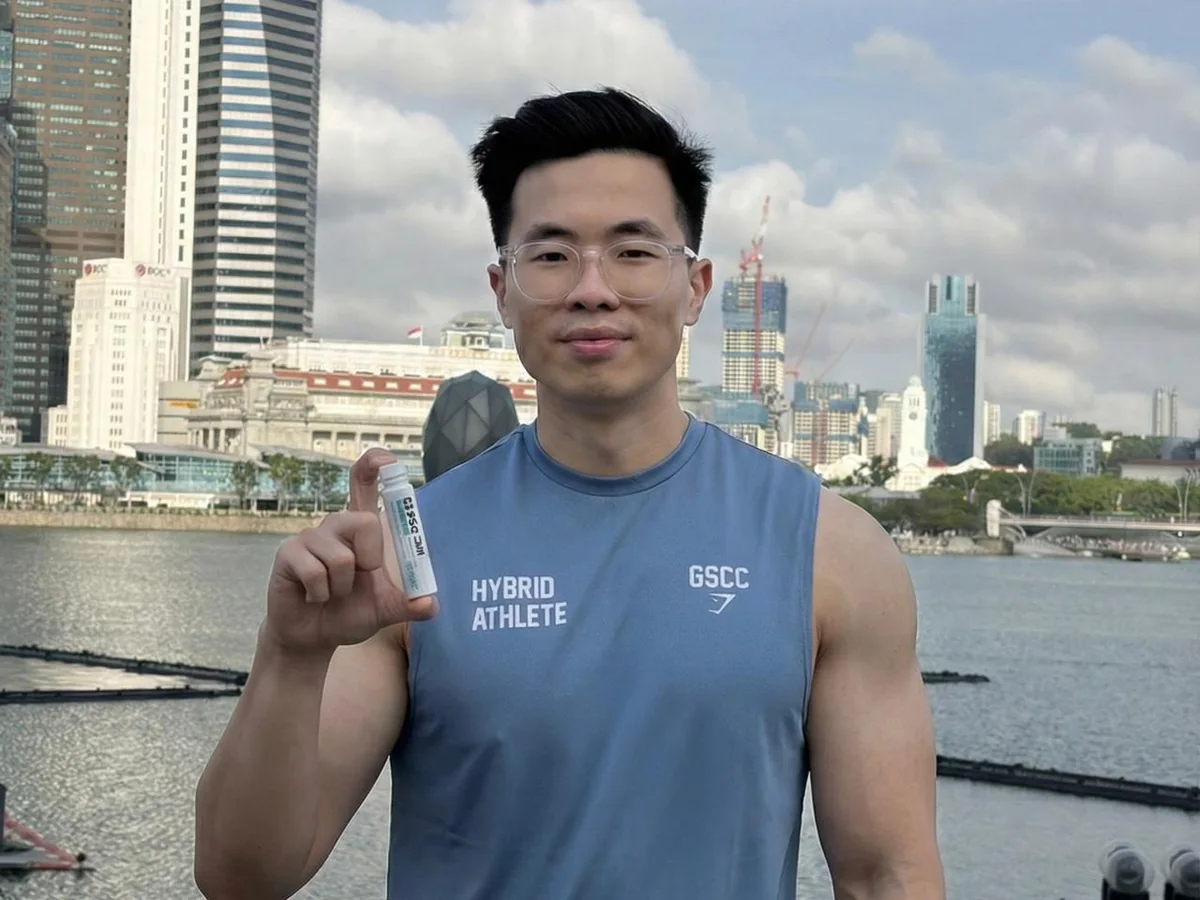 Felix Hidayat Lim 拎住一支 GLPro Core